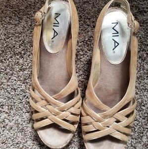 Gold  and  Cream Suede  Corkscrew Wedge